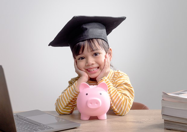 How to encourage children to save for their future